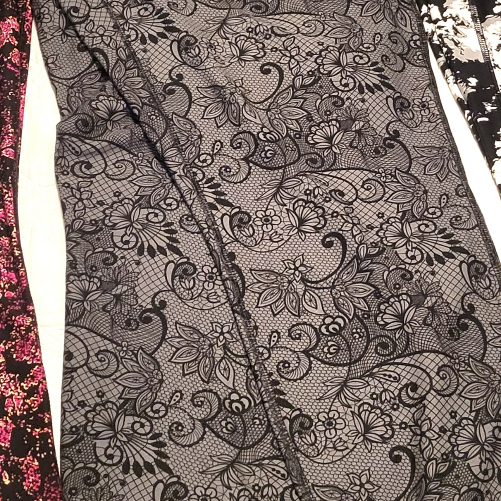 Lane Bryant Livi Active leggings. Lace print size 18/20 like new.
